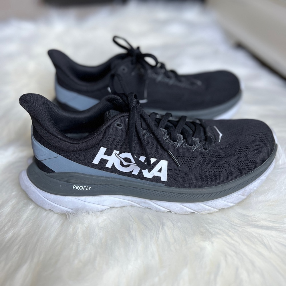 Black Hoka Mach One One